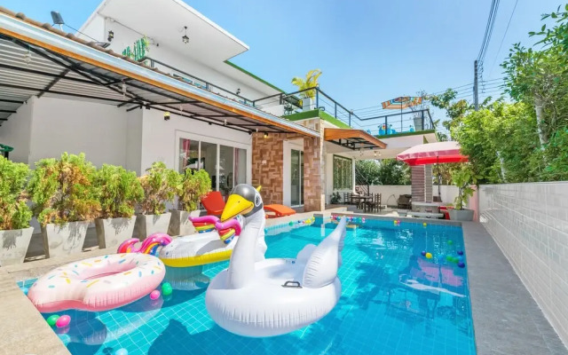 Timeless pool villa by Favstay