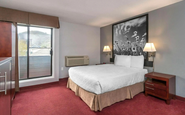Quality Inn & Suites