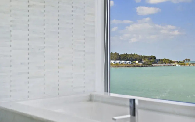 WelHome - Extraordinary Giant Water Villa on Nurai Island