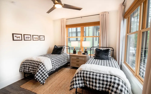 Blue Ridge at Main and Pine