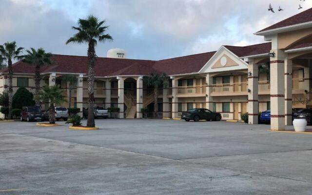 Executive Inn And Suites