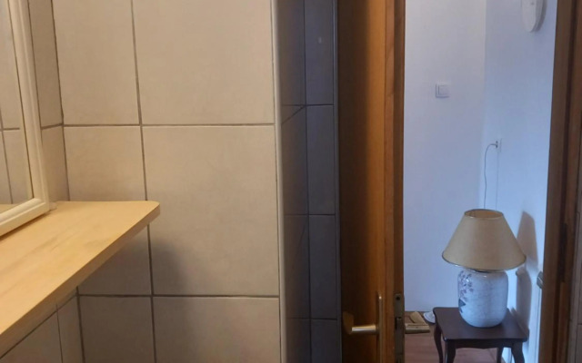 Cosy Rooftop studio with balcony