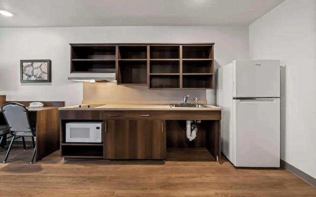 Woodspring Suites Loves Park Rockford