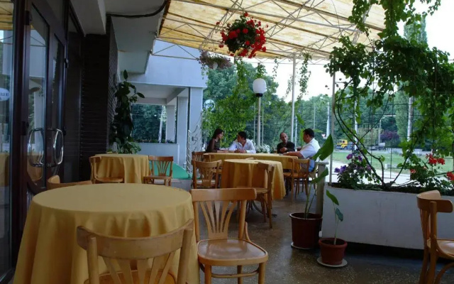 Le Baron Hotel
