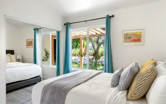 Experience Modern Luxury at Desert Hideaway