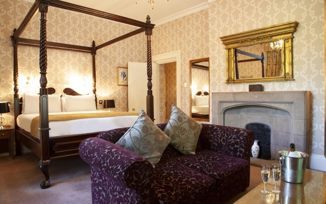 The Charlecote Pheasant Hotel