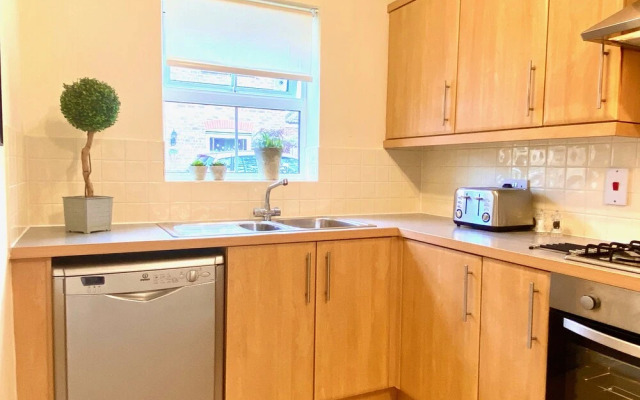 Aylesbury Contractor & Staycation Home