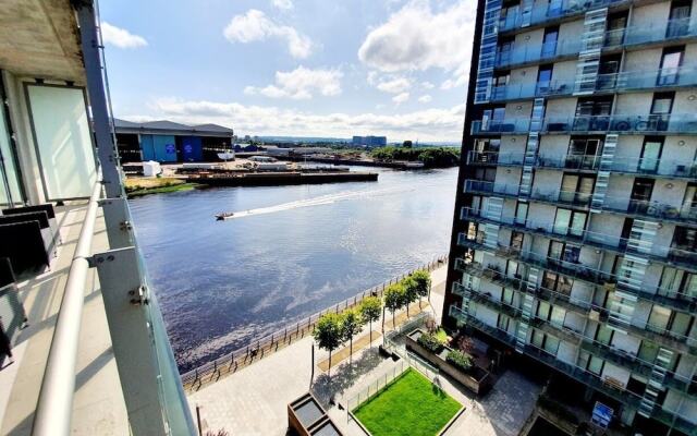 Airy 2 Bed 2 Bathroom With Balcony