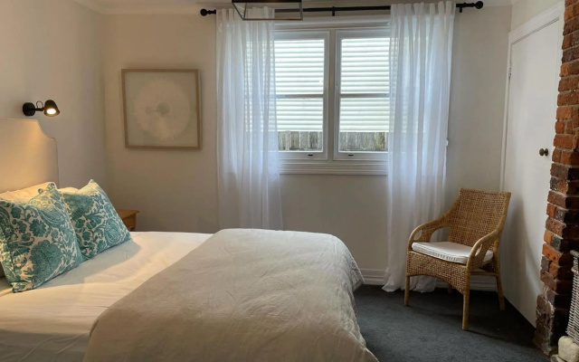 BLUE BELLE COTTAGE Berry 4pm check out Sundays except peak – Guest Rooms – Berry