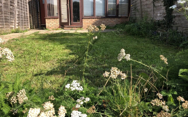 Lovely 3-bed House in Farnham Royal Slough
