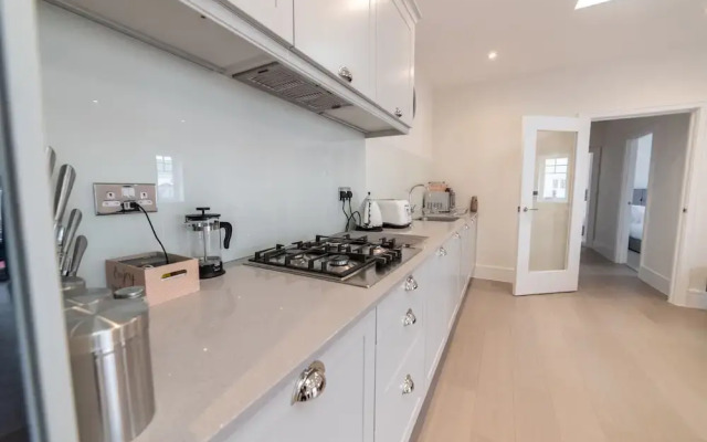 Reading Green Park Village Serviced Apt
