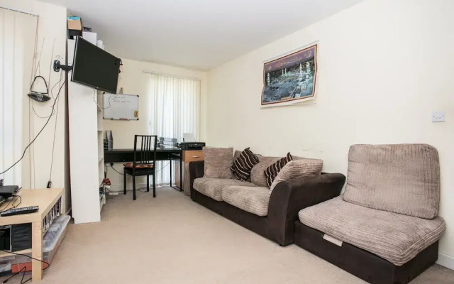 Clapham 1 Bedroom Flat With Balcony