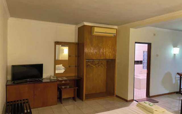 Hotel Lestari – Guest Rooms – Jember