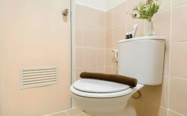Cozy and Tranquil Studio at Podomoro Golf View Apartment