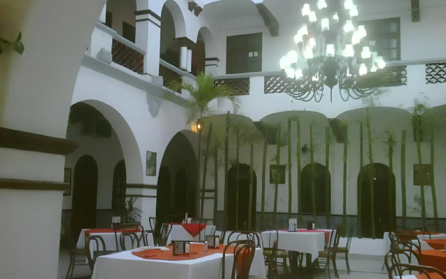 Hotel Colonial