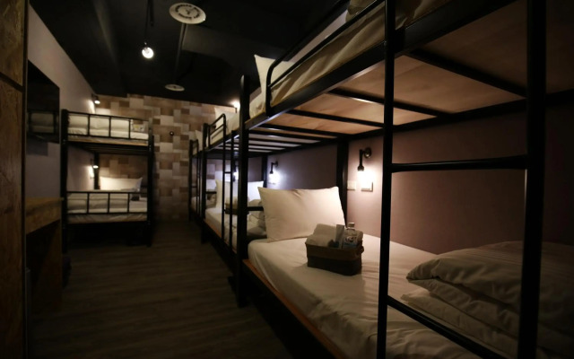 Nys Loft Hotel - Hostel