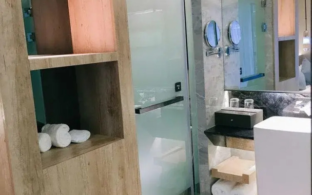 Chongqing Nordic Ins First Line Riverview Cinema-style Inn