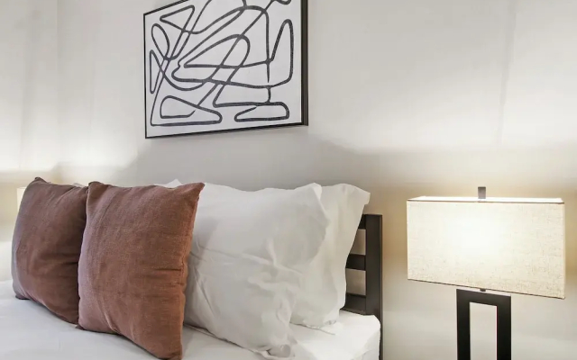 Studio Apt - Dorchester 203