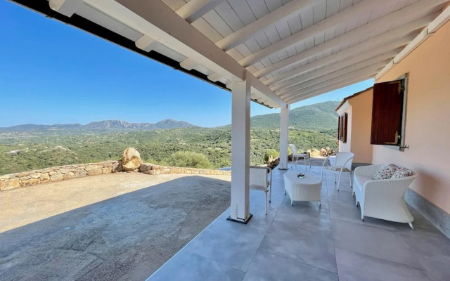 Villa Fiori con Piscina by Wonderful Italy