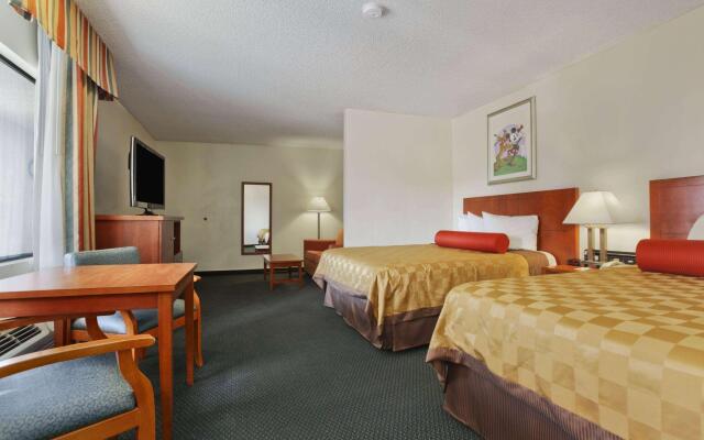 Travelodge Inn & Suites by Wyndham Anaheim on Disneyland Dr