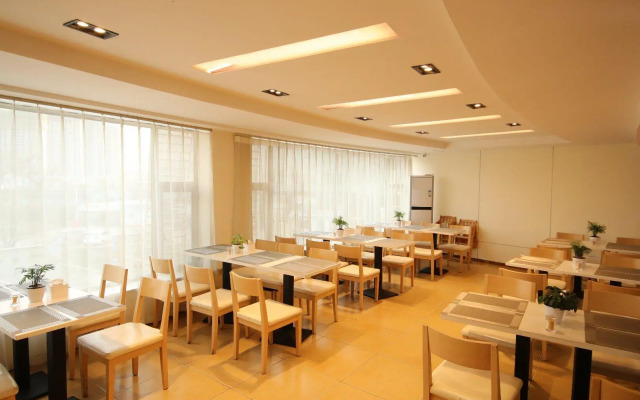 Hanting Express Jinan High-Tech District Fenghuang Road
