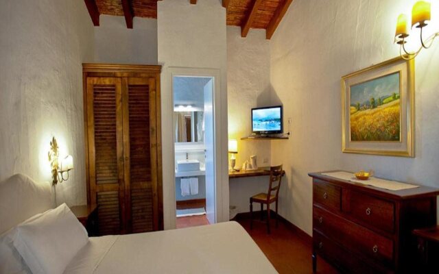 Nora Club Hotel