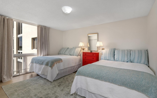 Shoreline Towers 1045 2 Bedroom Condo
