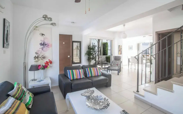 Villa Delia Palm 17