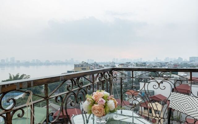 West Lake Lotus Serviced Apartment