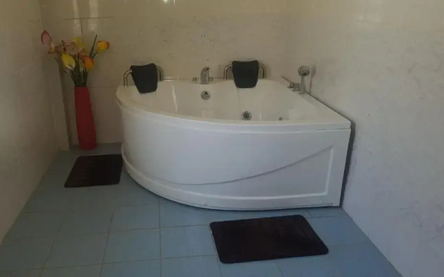 Calabash Hotel, Migori