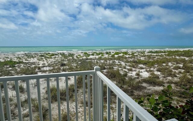 Beach Two Bedroom Villa by Redawning