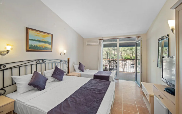 Alados Otel