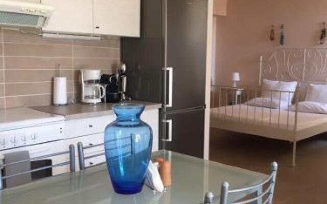 Bessie's Seaside Apartments