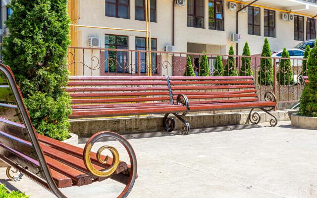 Двухкомнатная квартира с балконом и видом на море Романовский Lamare