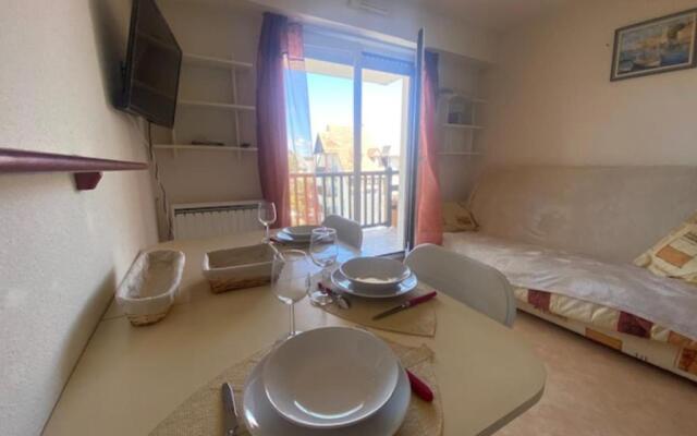 23m Peaceful With Balcony With Sea View !