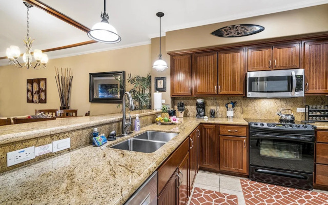 Waikoloa Beach S E32 2 Bedroom Condo by RedAwning
