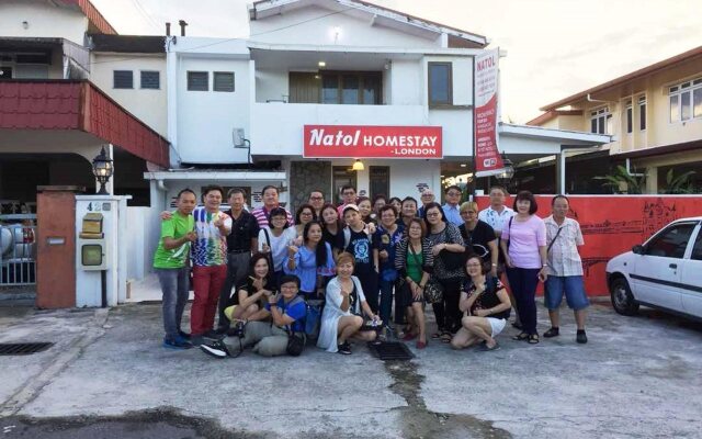 OYO HOME 90260 Natol Homestay London