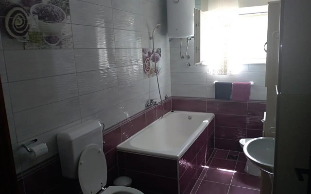 Apartments by the sea Vinisce, Trogir - 10241