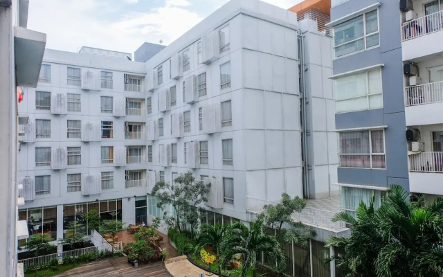 Simply Studio Room Tamansari Skylounge Apartment