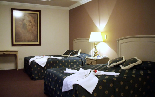 Royal Lodge Hotel