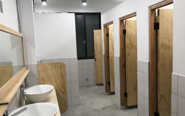 Cao Ji Book Inn Hostel