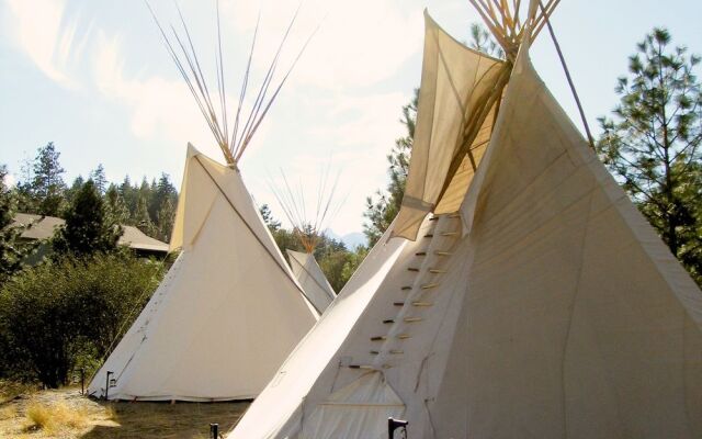 KUMSHEEN Rafting Resort