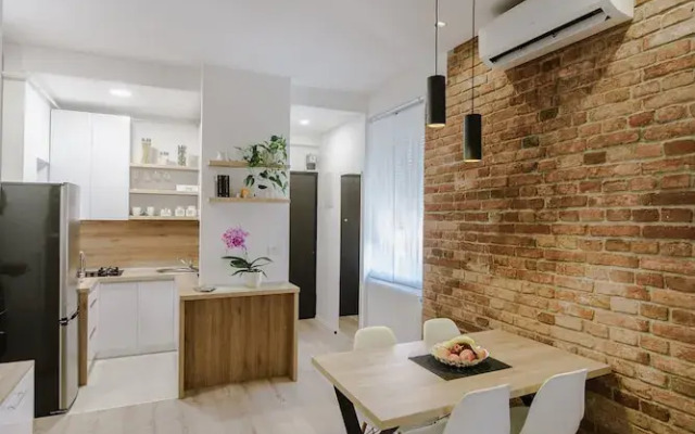 Apartment British Square
