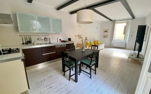 Lecco Center House