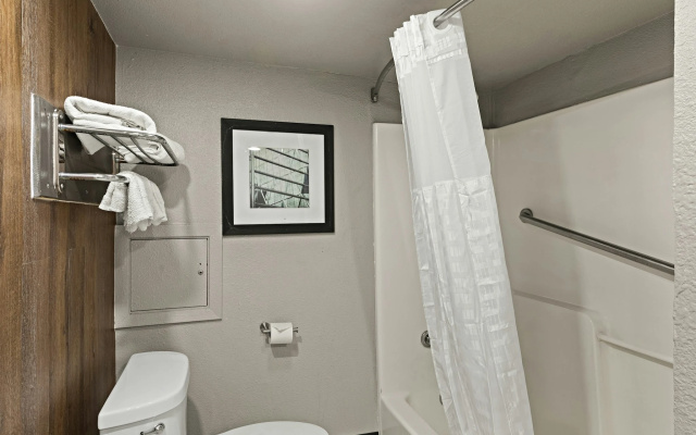 Rodeway Inn and Suites Austin