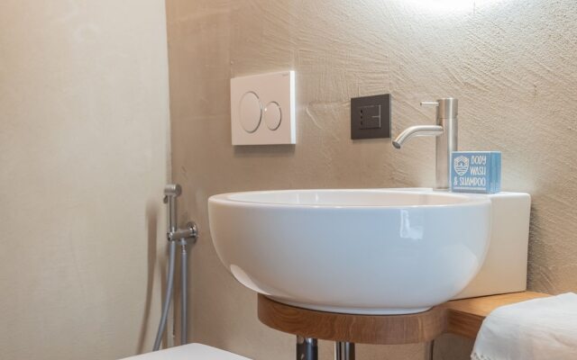 Rebecca Suite Nearby Urio s Castle