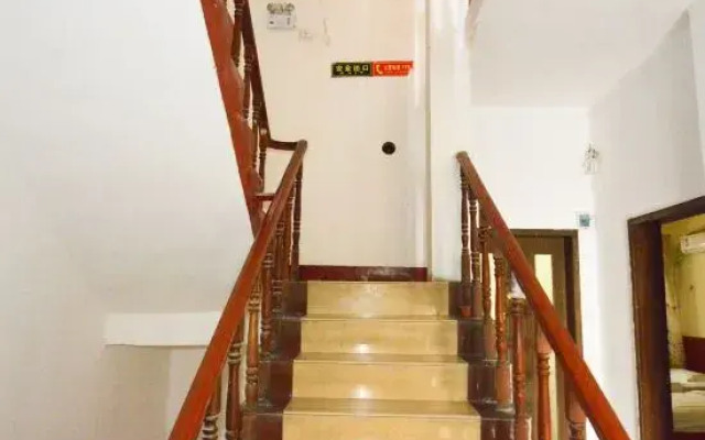 Warm Home Hotel (Nanyang Zhongjing Yinhe Times Square)