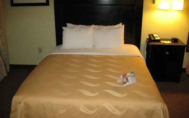 Quality Inn  Suites Gallup I-40 Exit 20