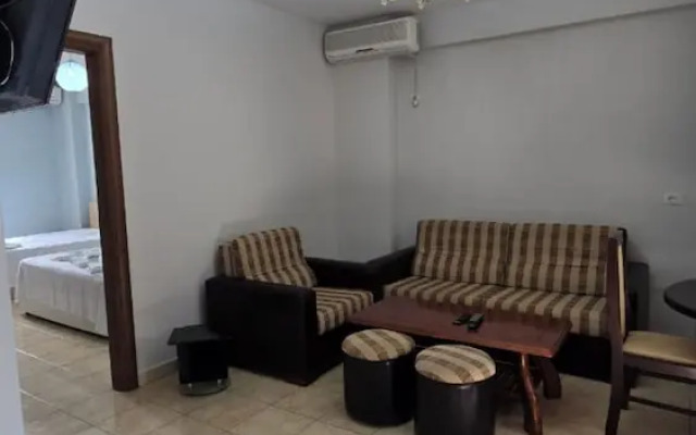 Tirent Apartment - Cozy Bedrooms Stay by Golem Beach.