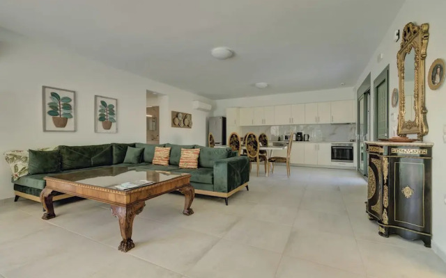 Ouzo Stone House 2, with private pool